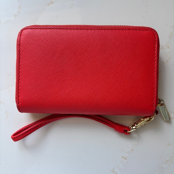 Tory Burch NWOT wallet 6"x4" - Picture 2 of 5